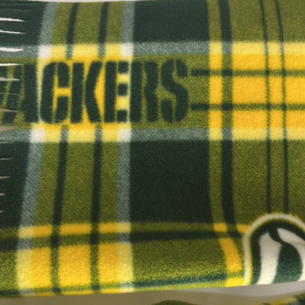 Green Bay Packers Vibrant Soft Cozy Green Yellow White Fleece Football Scarf- OS - Picture 5 of 7
